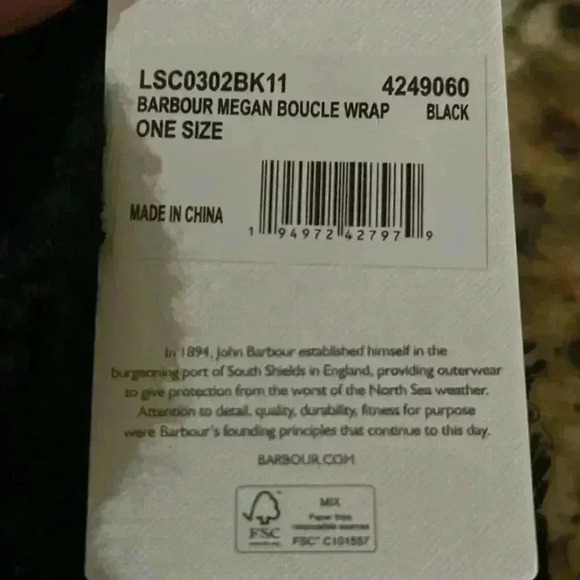 Nordstrom Megan Bouclé Wrap
BARBOUR - Picture 4 of 4